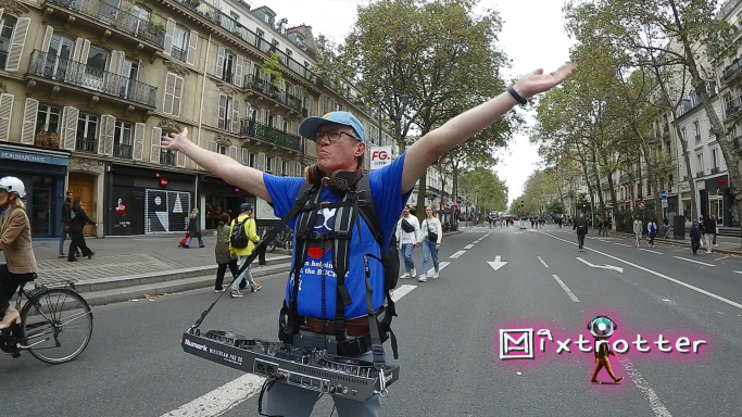 Taper dans les mains